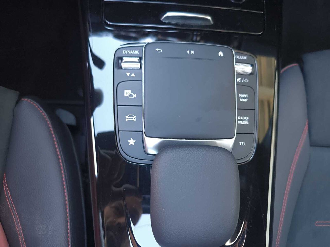 Mercedes CLA 200 D DCT AMG + TECHO PANORAMICO  - Foto 2