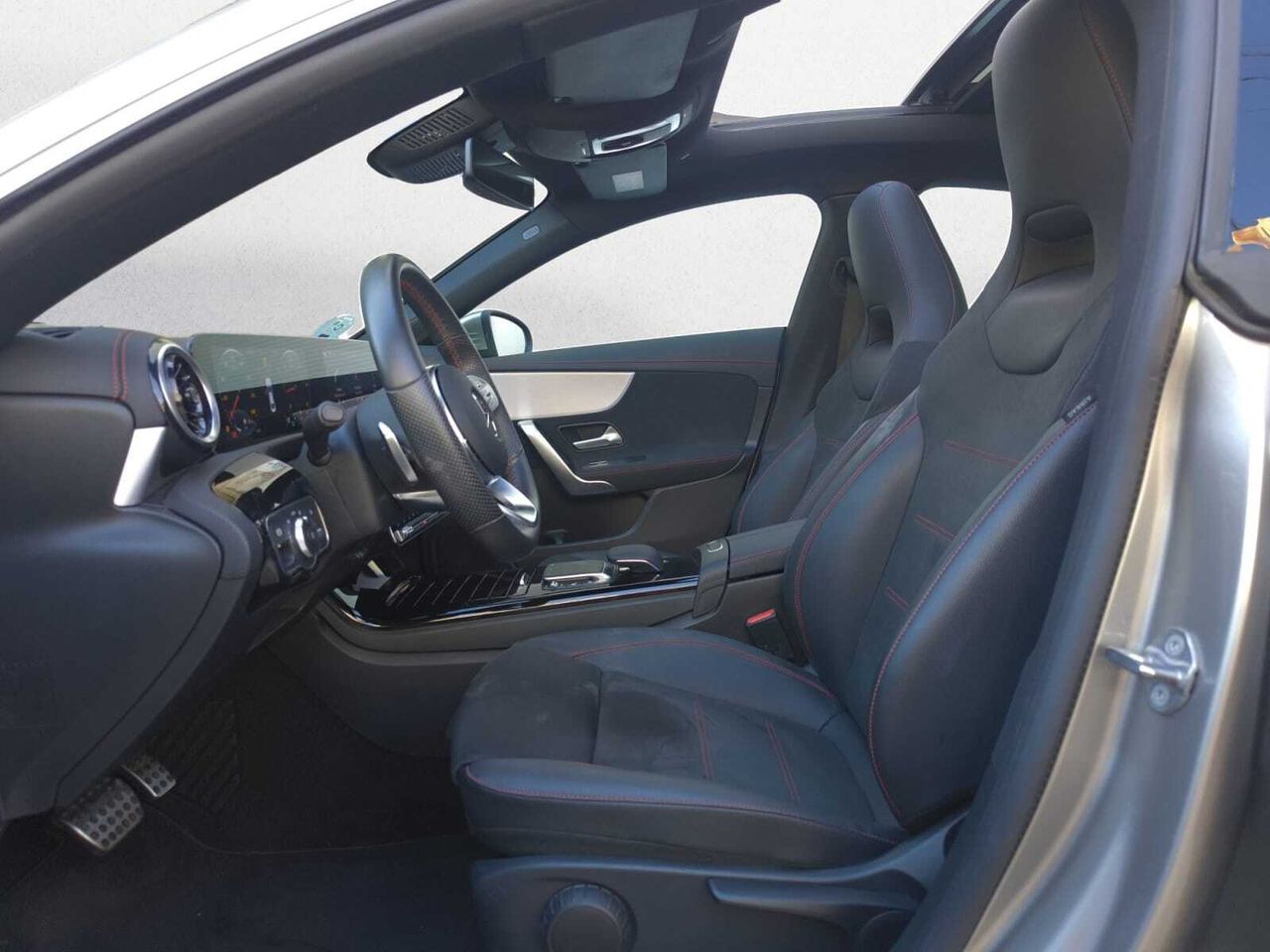 Mercedes CLA 200 D DCT AMG + TECHO PANORAMICO  - Foto 2