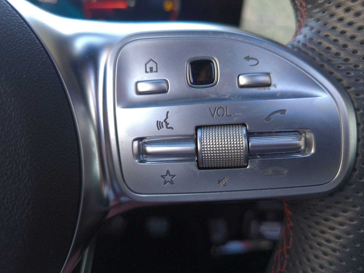 Mercedes CLA 200 D DCT AMG + TECHO PANORAMICO  - Foto 2