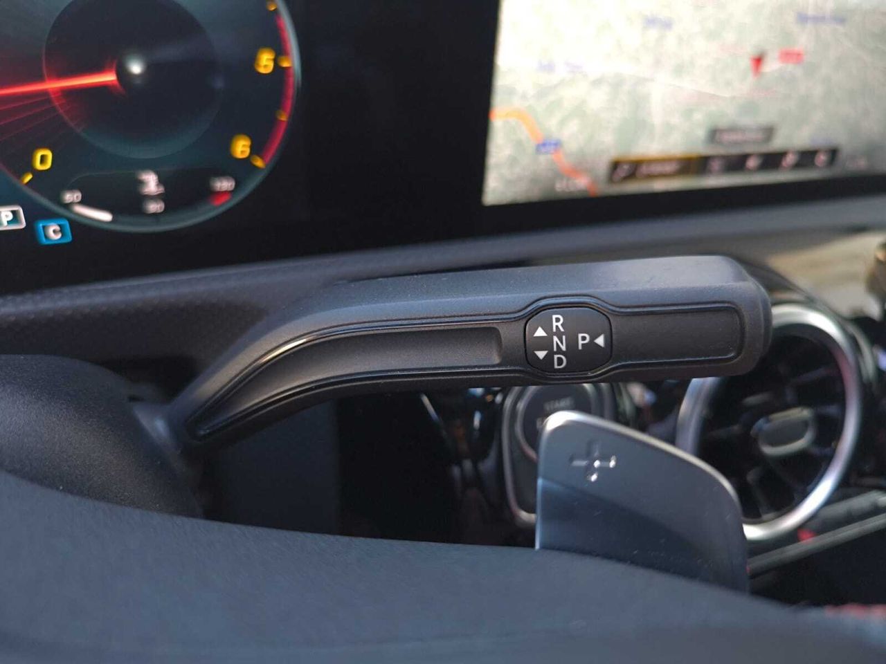 Mercedes CLA 200 D DCT AMG + TECHO PANORAMICO  - Foto 2