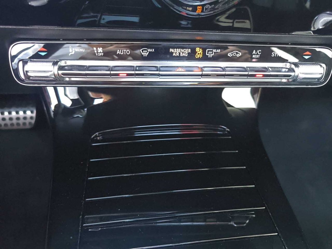 Mercedes CLA 200 D DCT AMG + TECHO PANORAMICO  - Foto 2