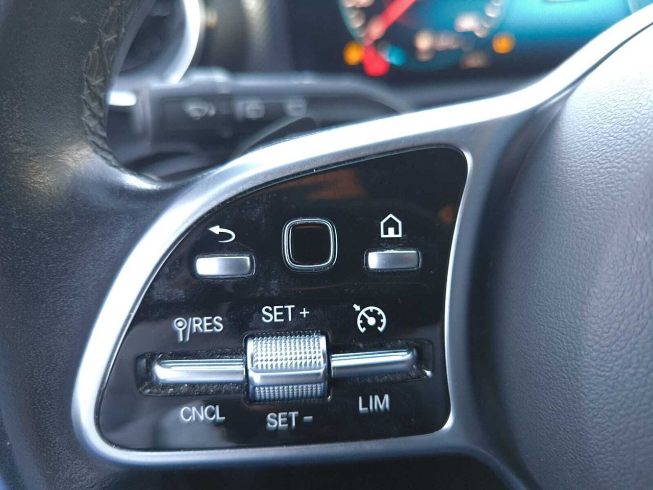 Mercedes CLA 200 D DCT SHOOTING BRAKE + PAQ ADVANTAGE+ SMARTPHONE  - Foto 2