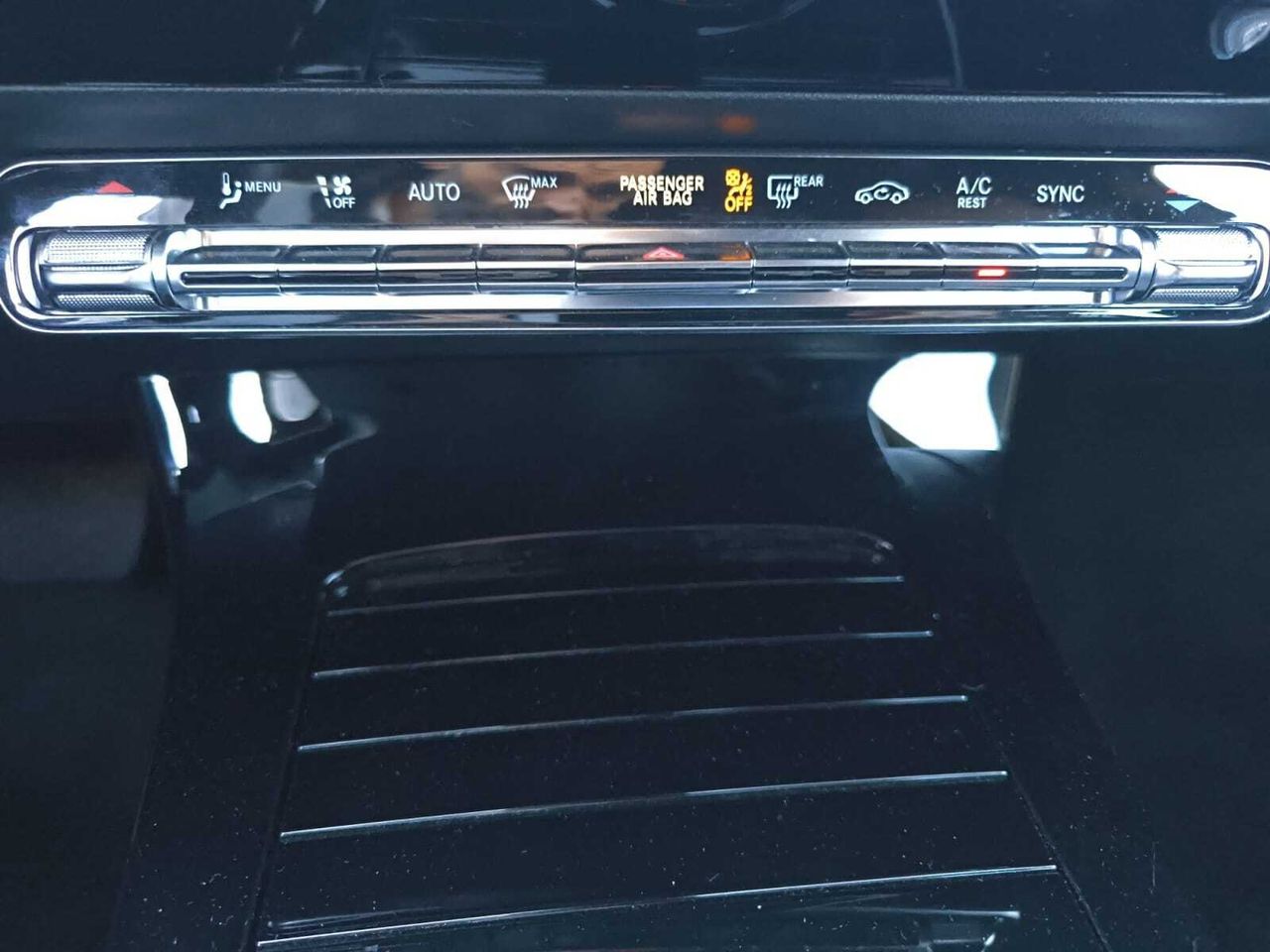 Mercedes CLA 200 D DCT SHOOTING BRAKE + PAQ ADVANTAGE+ SMARTPHONE  - Foto 2