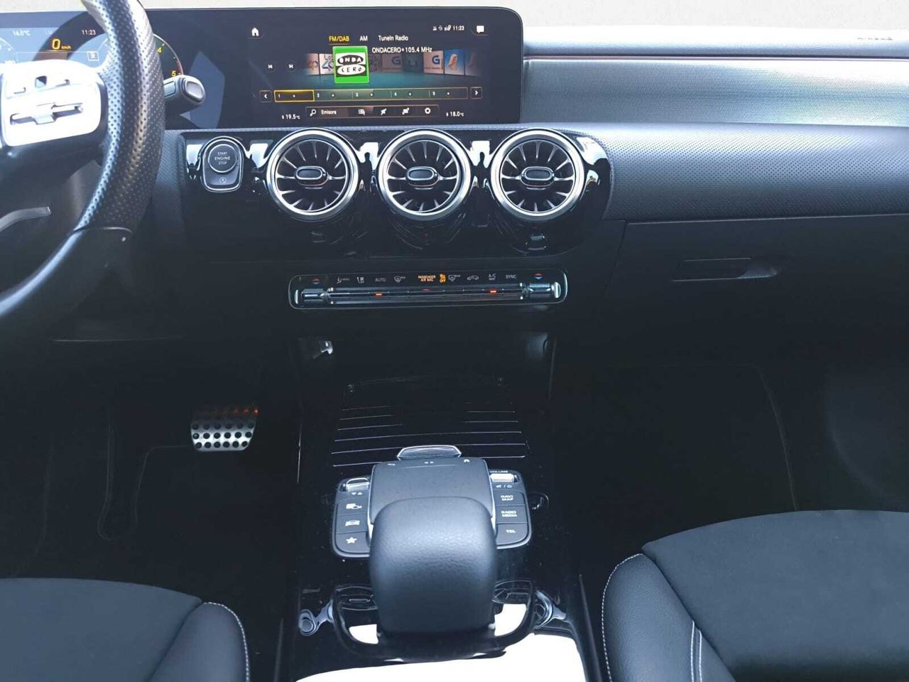 Mercedes Clase A 200 D AMG LINE + PAQUETE PREMIUM+ SMARTPHONE  - Foto 2