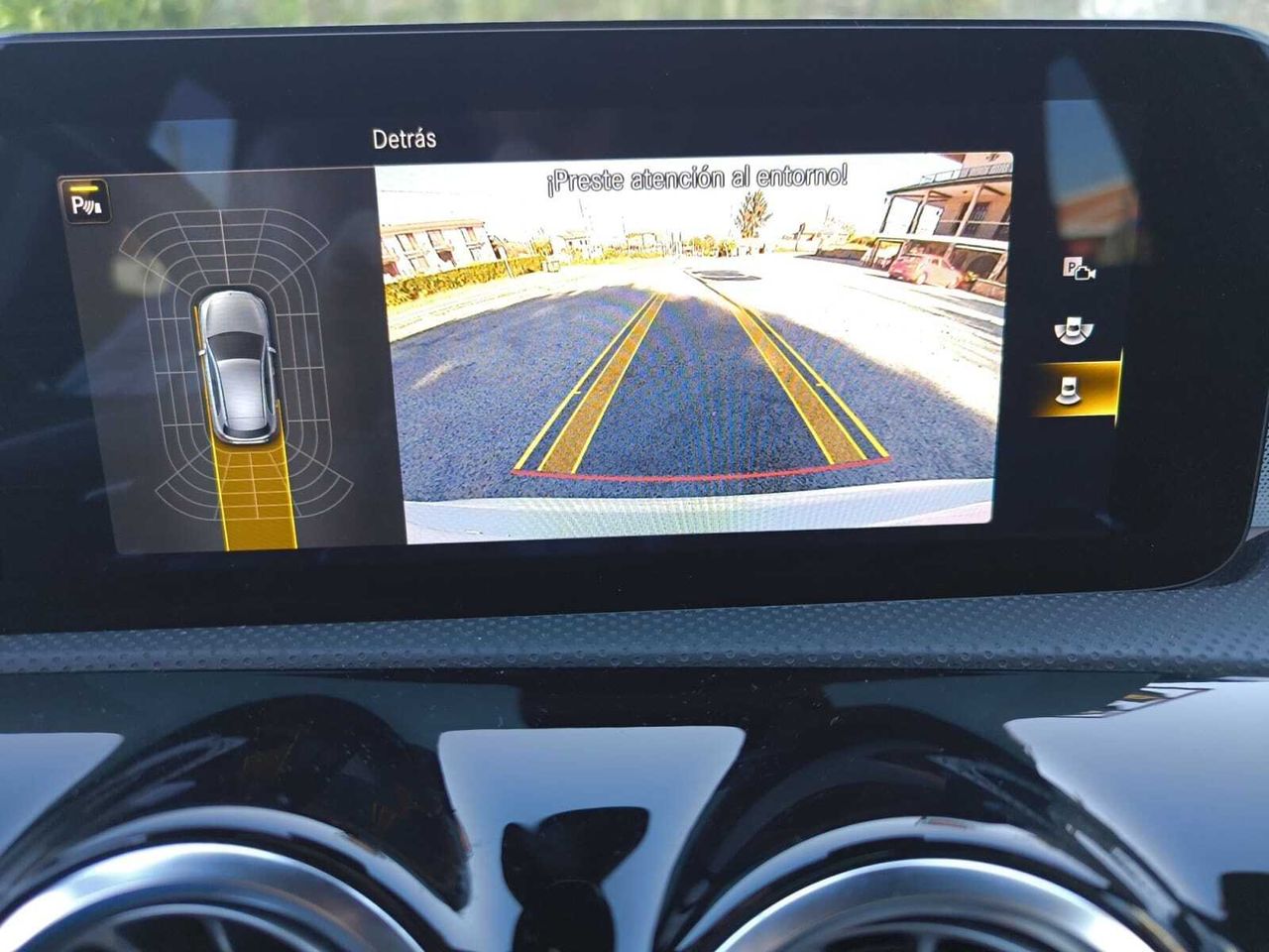 Mercedes Clase A 200 D AMG LINE + PAQUETE PREMIUM+ SMARTPHONE  - Foto 2