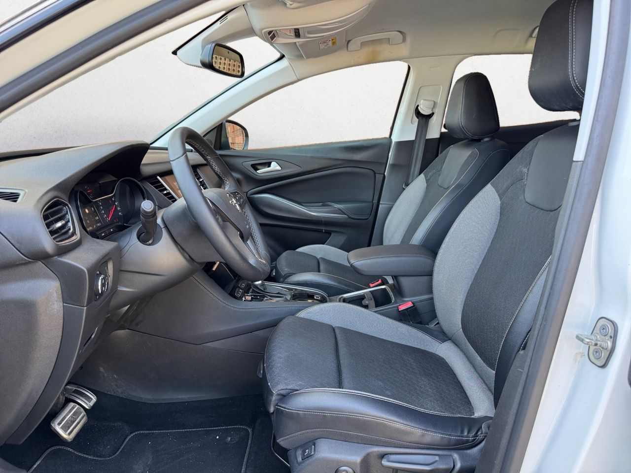 Opel Grandland X 1.6 TURBO ULTIMATE - Foto 2