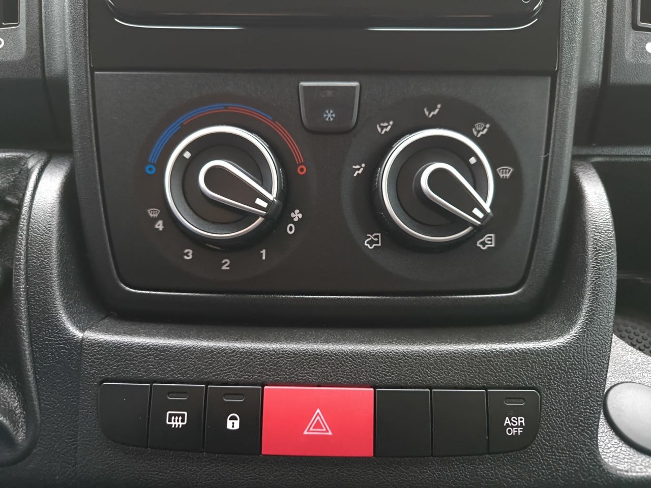 Opel Movano FURGON BASE LIGHT L2H2 3,3T BLUEHDI 120 cv  - Foto 2