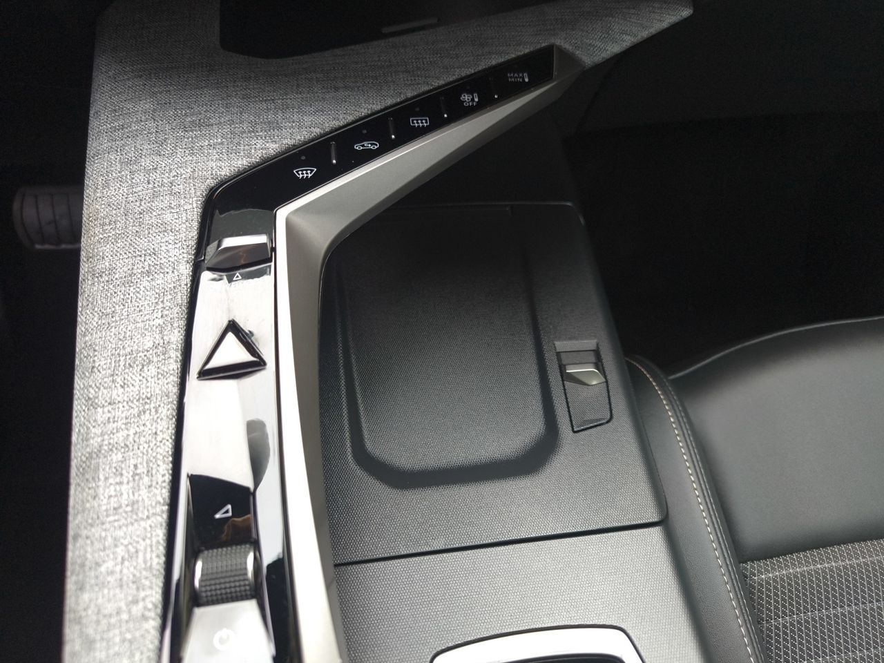 Peugeot 3008 Hybrid ALLURE  - Foto 2