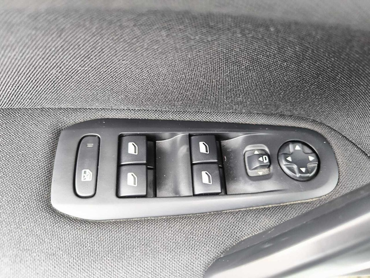 Peugeot 308 STYLE BLUE HDI 100 CV  - Foto 2