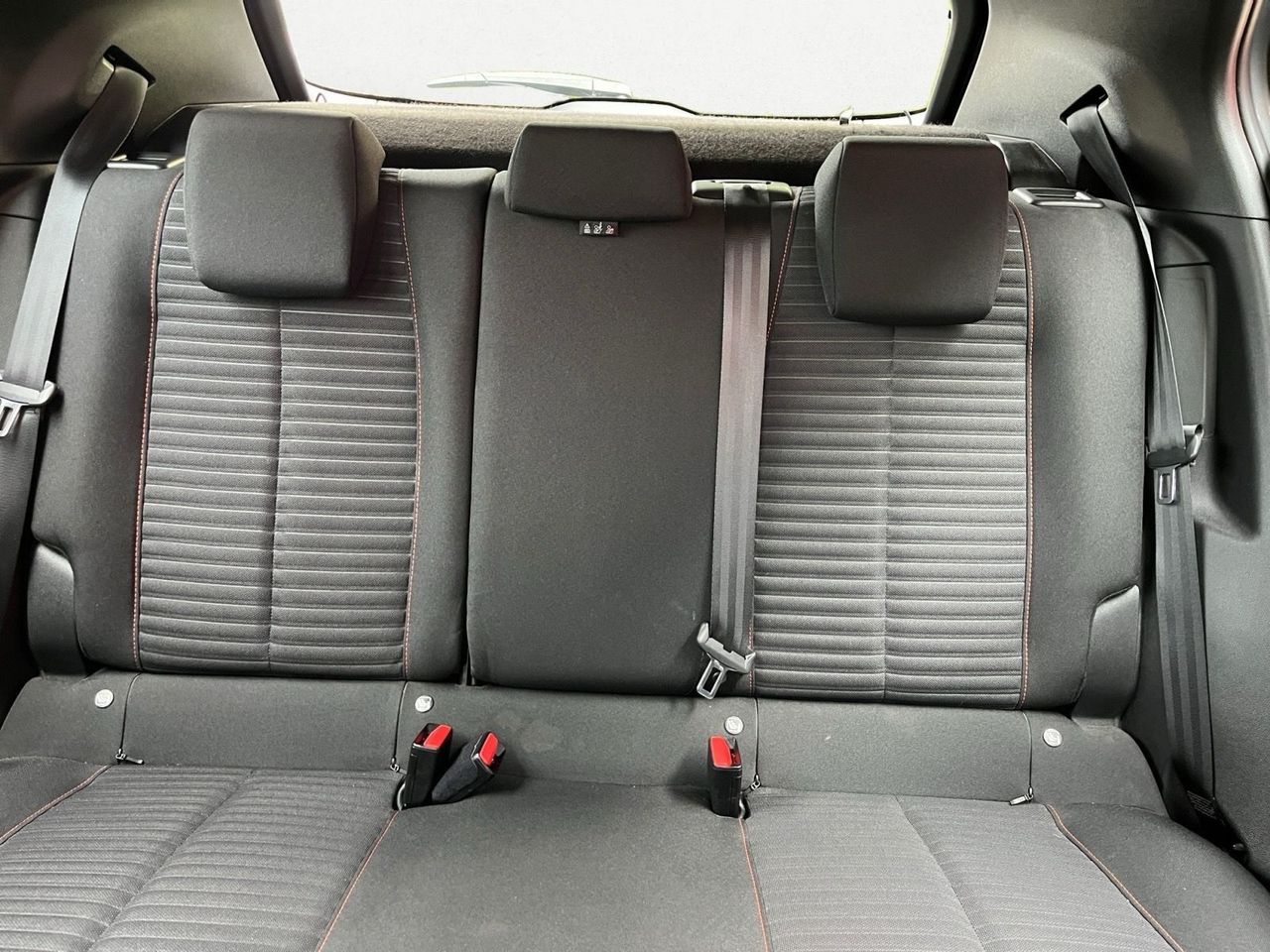 Peugeot e-2008 ACTIVE ELECTRICO 136 CV  - Foto 2