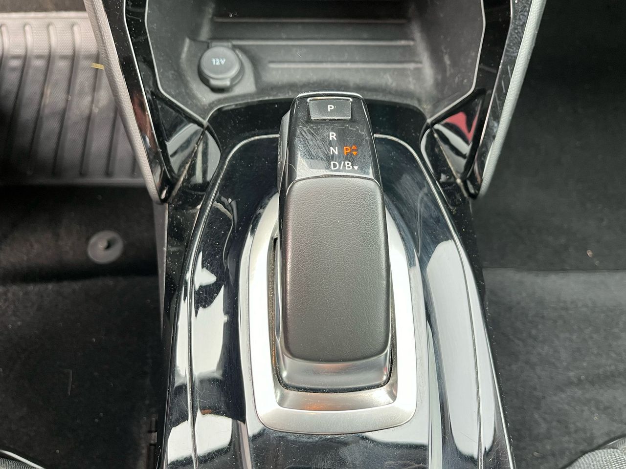 Peugeot e-2008 ACTIVE ELECTRICO 136 CV  - Foto 2