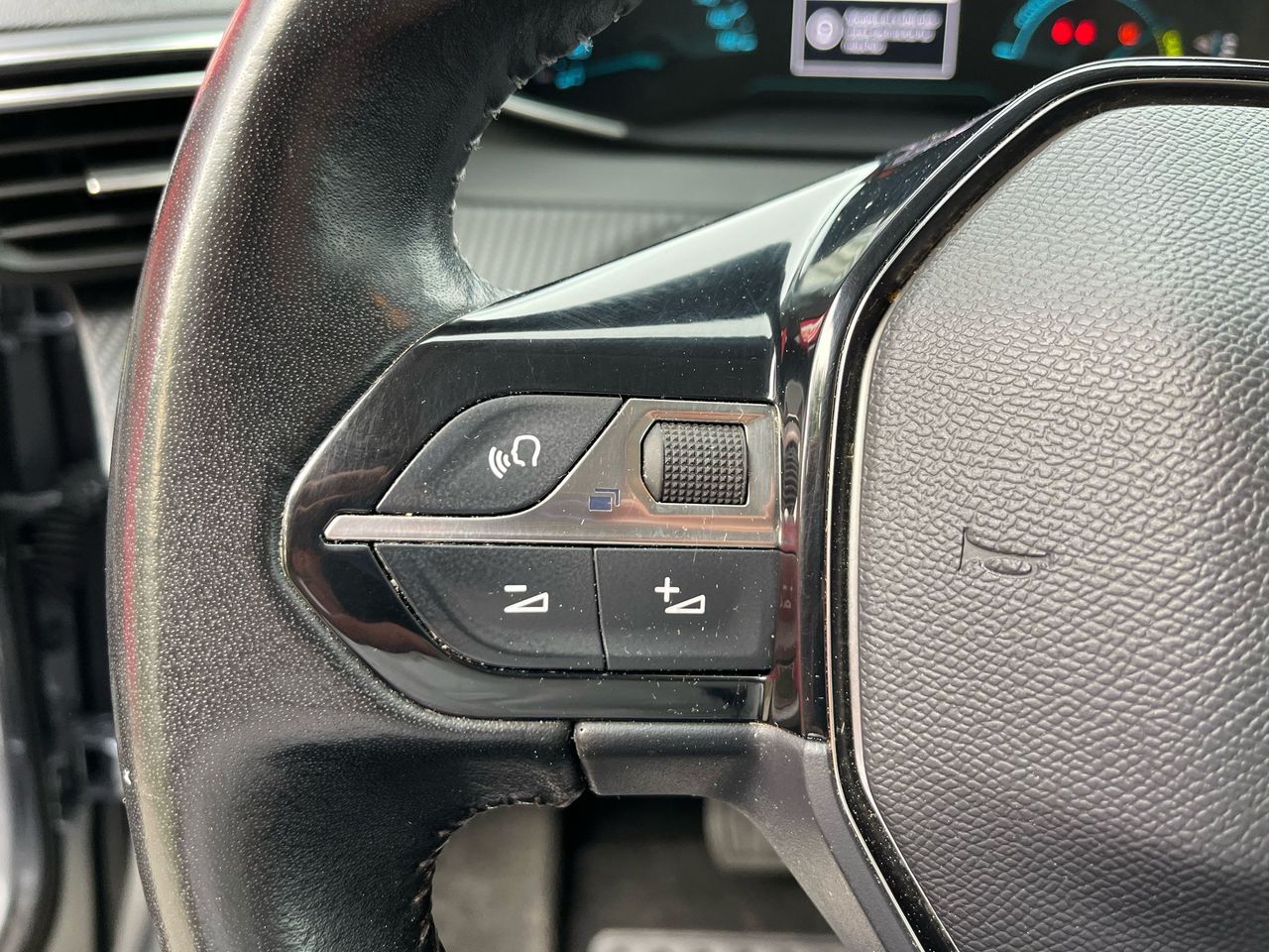 Peugeot e-2008 ACTIVE ELECTRICO 136 CV  - Foto 2