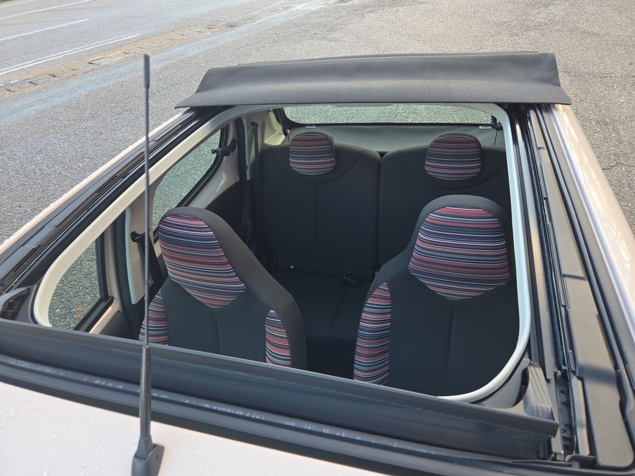 Citroën C1 DESCAPOTABLE AIRSCAPE SHINE VTI 72 CV  - Foto 2