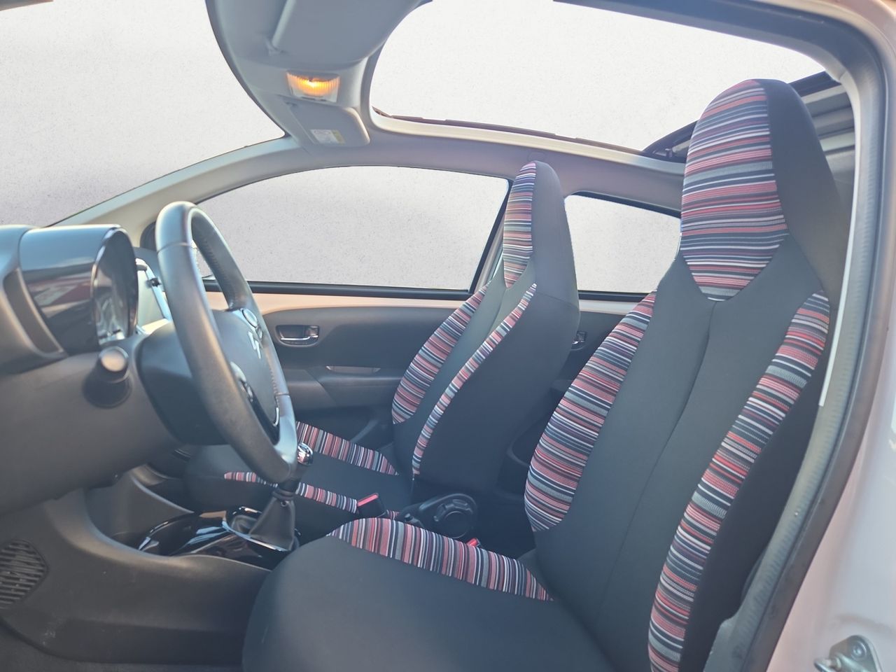 Citroën C1 DESCAPOTABLE AIRSCAPE SHINE VTI 72 CV  - Foto 2