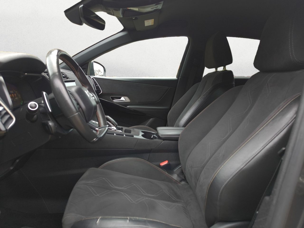 DS DS 7 Crossback BLUE HDI 130 CV AUT PERFORMANCE LINE  - Foto 2