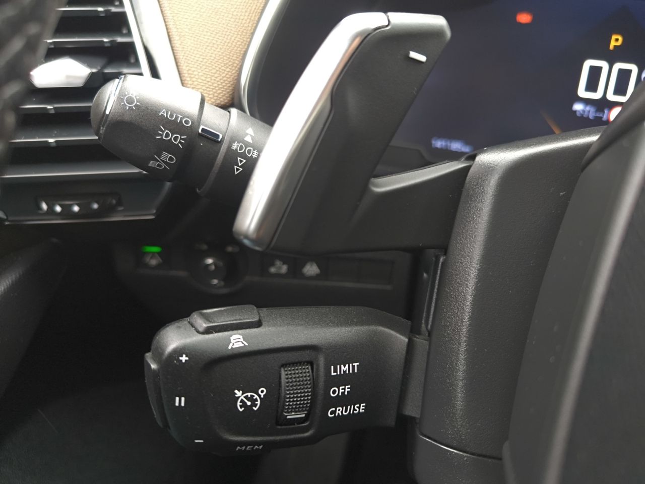 DS DS 7 Crossback BLUE HDI 130 CV AUT SO CHIC - Foto 2