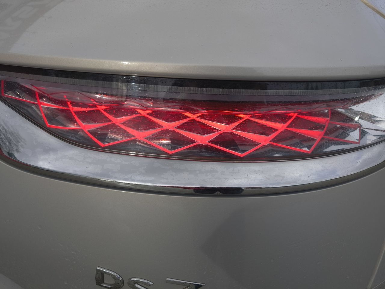 DS DS 7 Crossback BLUE HDI 130 CV AUT SO CHIC - Foto 2