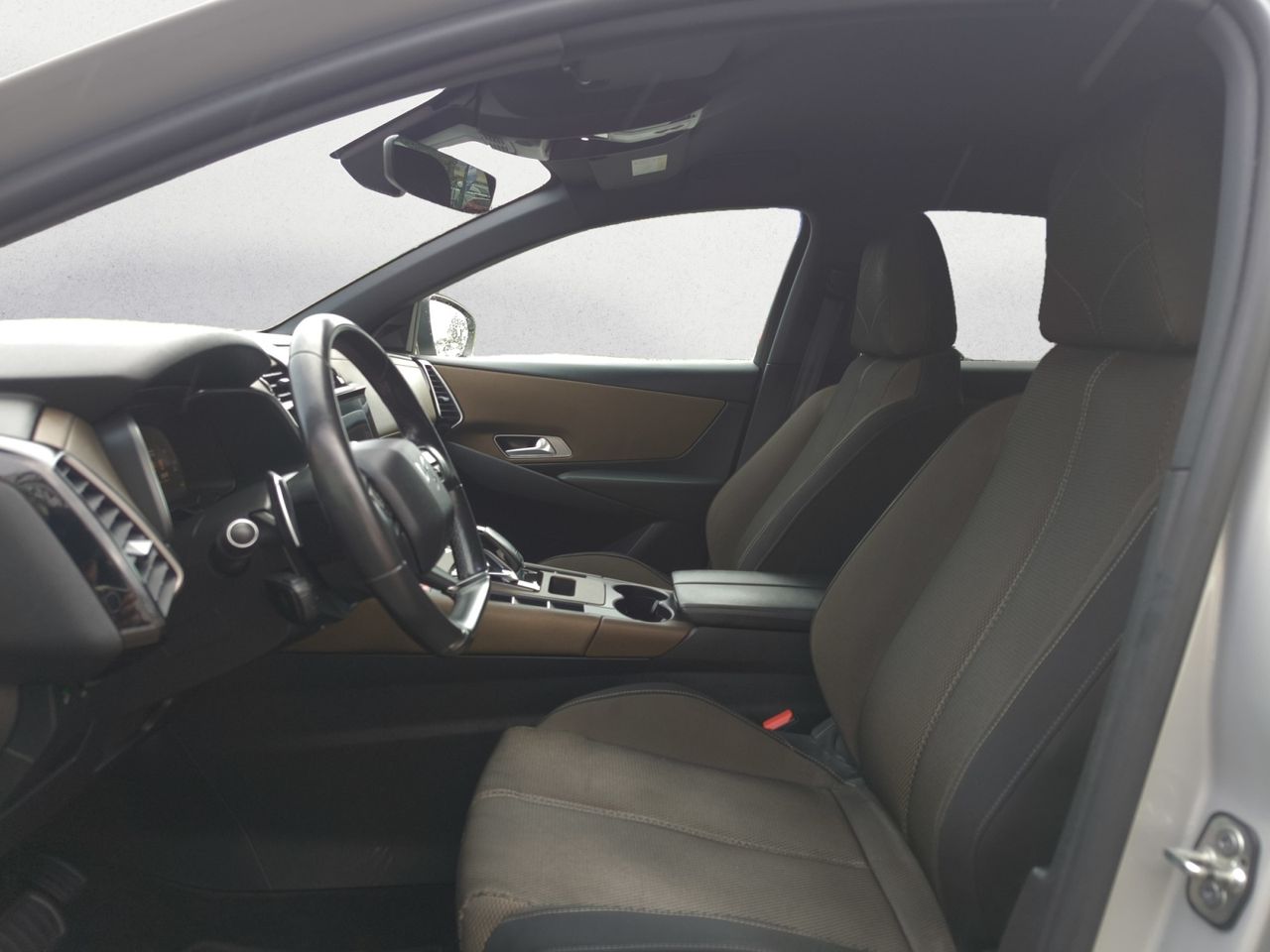 DS DS 7 Crossback BLUE HDI 130 CV AUT SO CHIC - Foto 2