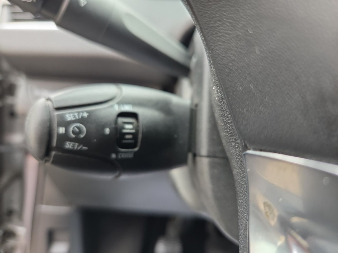 Peugeot 208 SIGNATURE PURE TECH 82 CV  - Foto 2