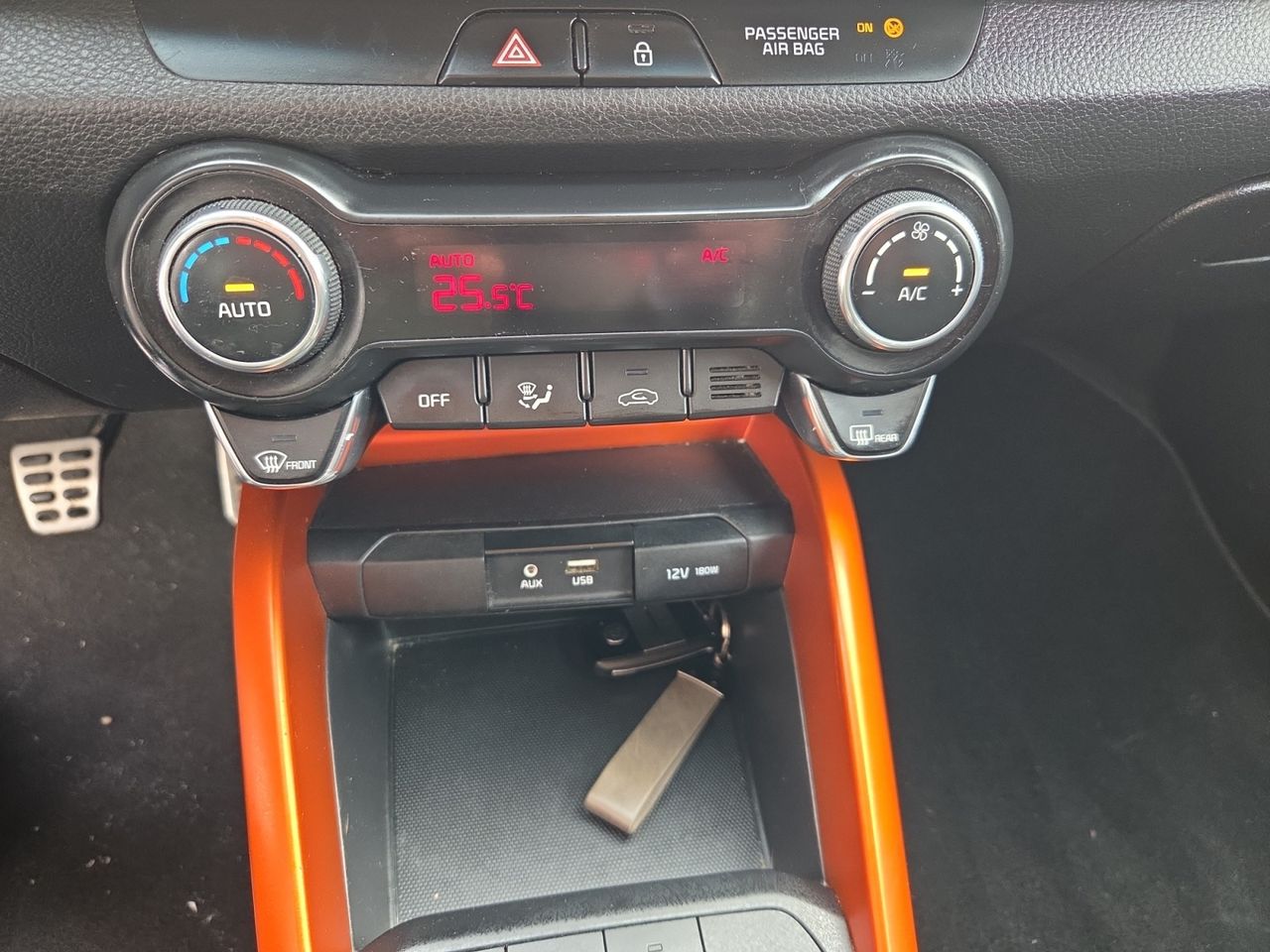 Kia Stonic 1.2 CVVT TECH 84 CV  - Foto 2