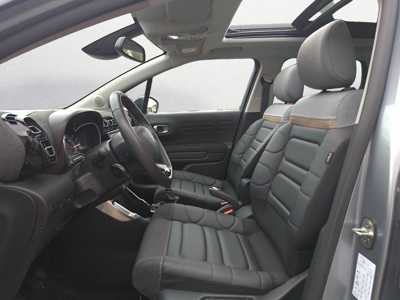 Citroën C3 Aircross BLUE HDI 110 CV SHINE PACK  - Foto 2