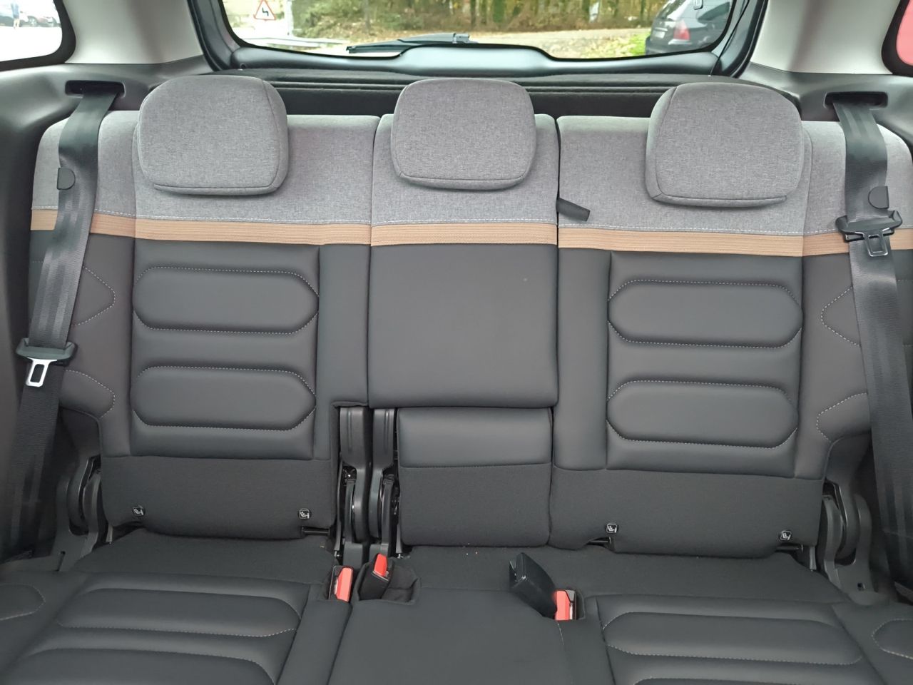 Citroën C3 Aircross BLUE HDI 110 CV SHINE PACK  - Foto 2