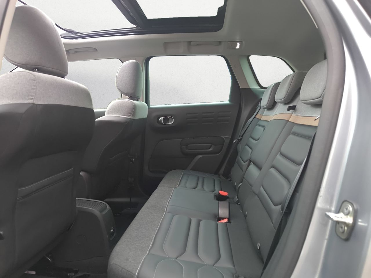 Citroën C3 Aircross BLUE HDI 110 CV SHINE PACK  - Foto 2