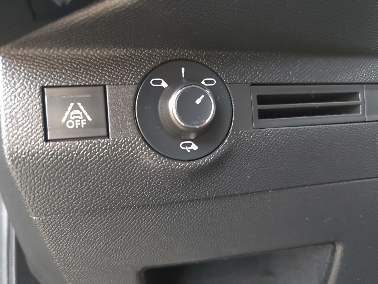 DS DS 7 Crossback BLUE HDI 130 CV AUT PERFORMANCE LINE - Foto 2