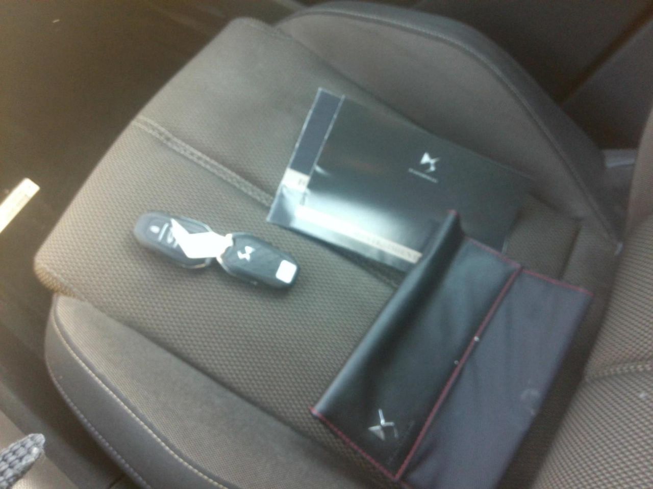 DS DS 7 Crossback BLUE HDI 130 CV AUT SO CHIC  - Foto 2