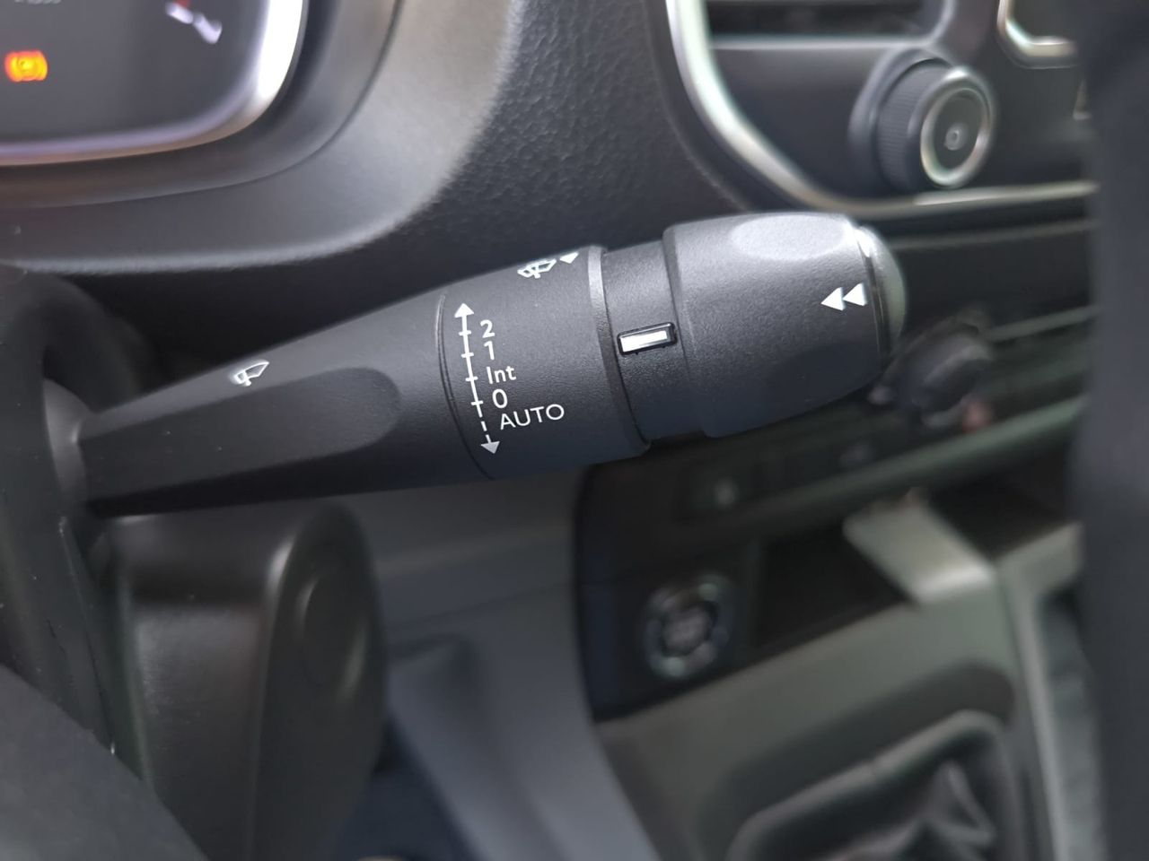 Peugeot Expert FURGON PREMIUM LONG BLUE HDI 100 CV - Foto 2