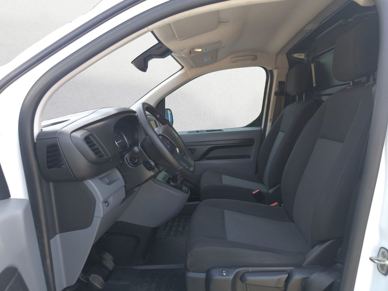 Peugeot Expert FURGON PREMIUM LONG BLUE HDI 100 CV - Foto 2