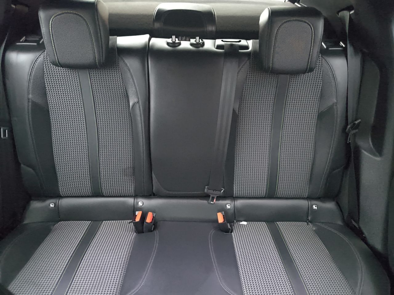 Peugeot 2008 GT LINE BLUE HDI 130 CV EAT8 - Foto 2