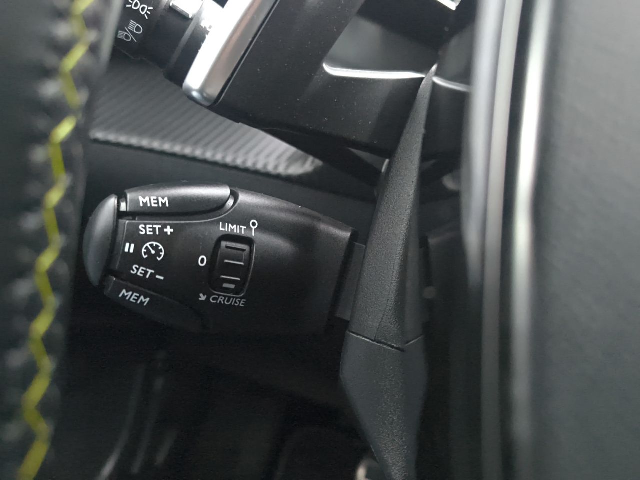 Peugeot 2008 GT LINE BLUE HDI 130 CV EAT8 - Foto 2