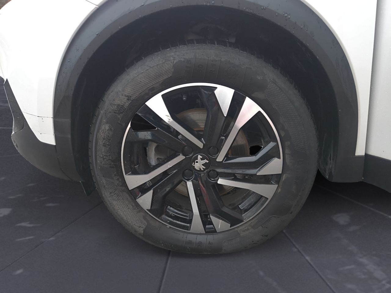 Peugeot 2008 GT LINE BLUE HDI 130 CV EAT8 - Foto 2