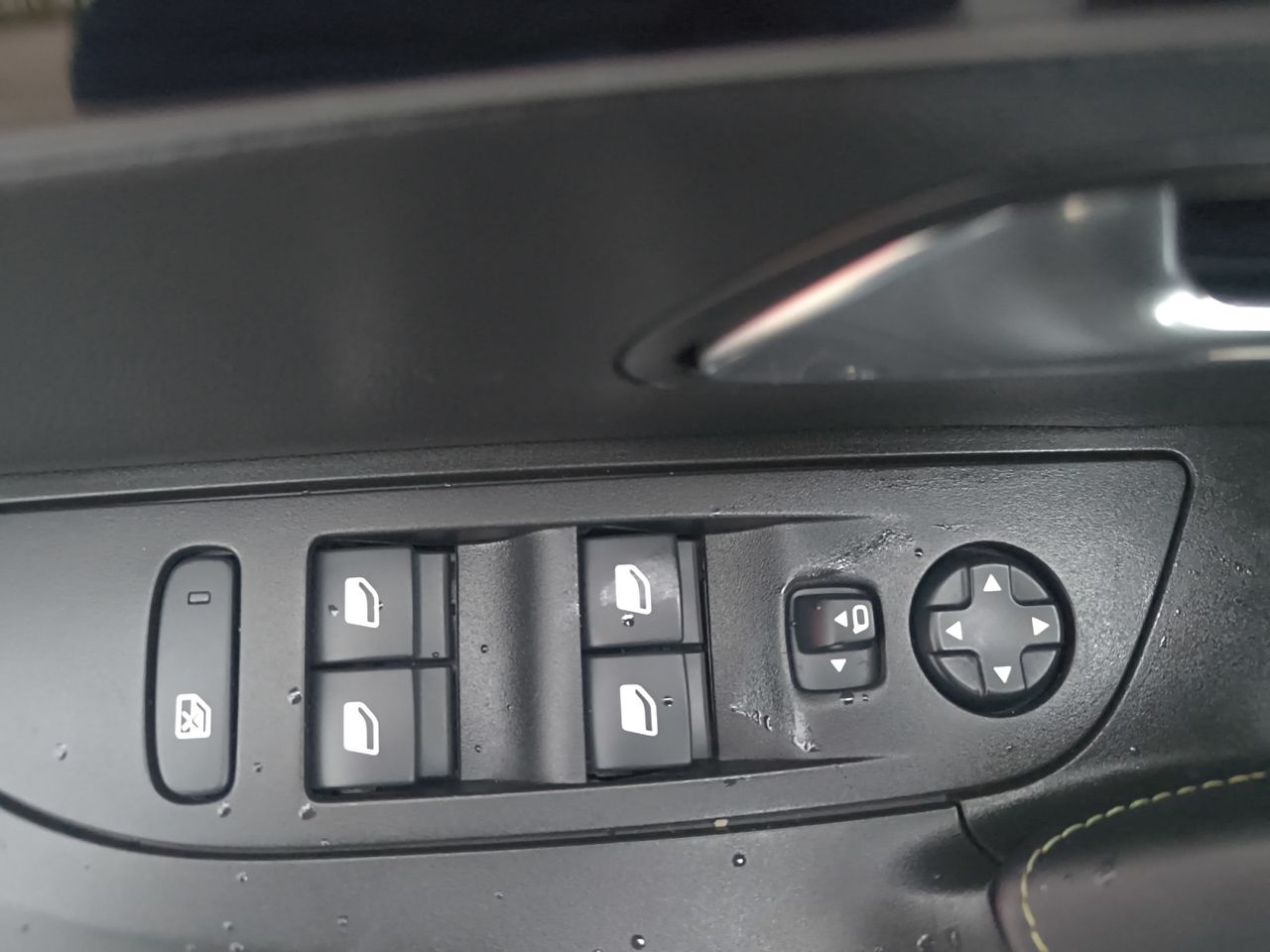 Peugeot 2008 GT LINE BLUE HDI 130 CV EAT8 - Foto 2