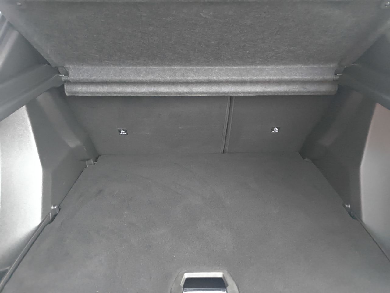 Peugeot 2008 GT LINE BLUE HDI 130 CV EAT8 - Foto 2