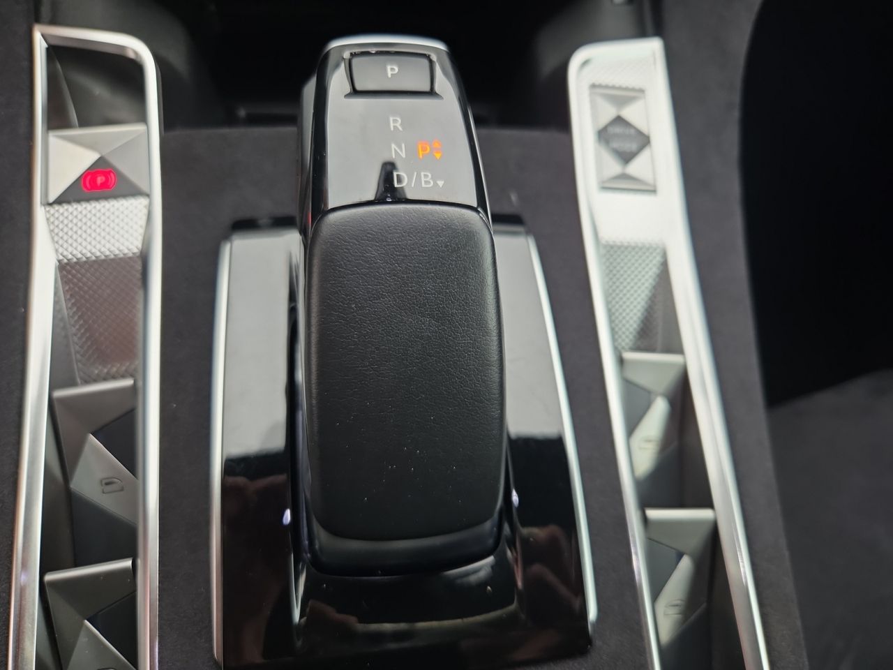 DS DS 7 Crossback DS 7 E TENSE 4X4 300 PERFORMANCE LINE - Foto 2