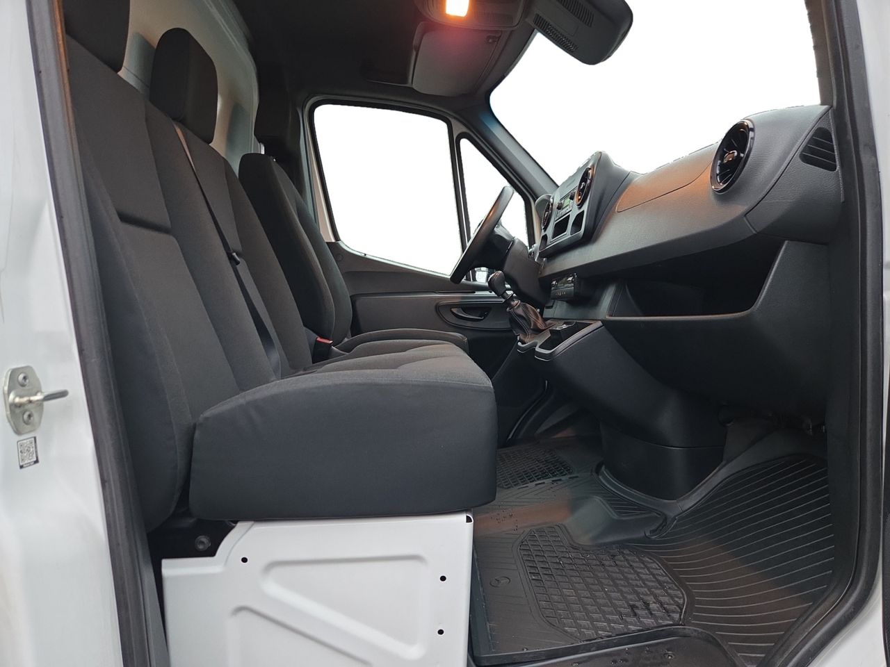 Mercedes Sprinter 514 CDI MEDIO 5.0 T+ CAJA FRIGORIFICA CON EQUIPO FRIO HWASUNG HT 500 - Foto 2