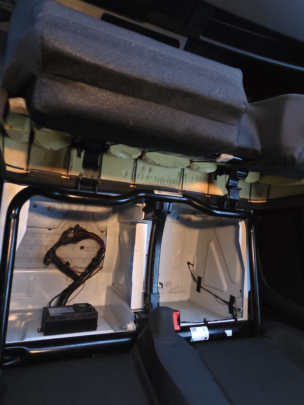 Mercedes Sprinter 514 CDI MEDIO 5.0 T+ CAJA FRIGORIFICA CON EQUIPO FRIO HWASUNG HT 500 - Foto 2