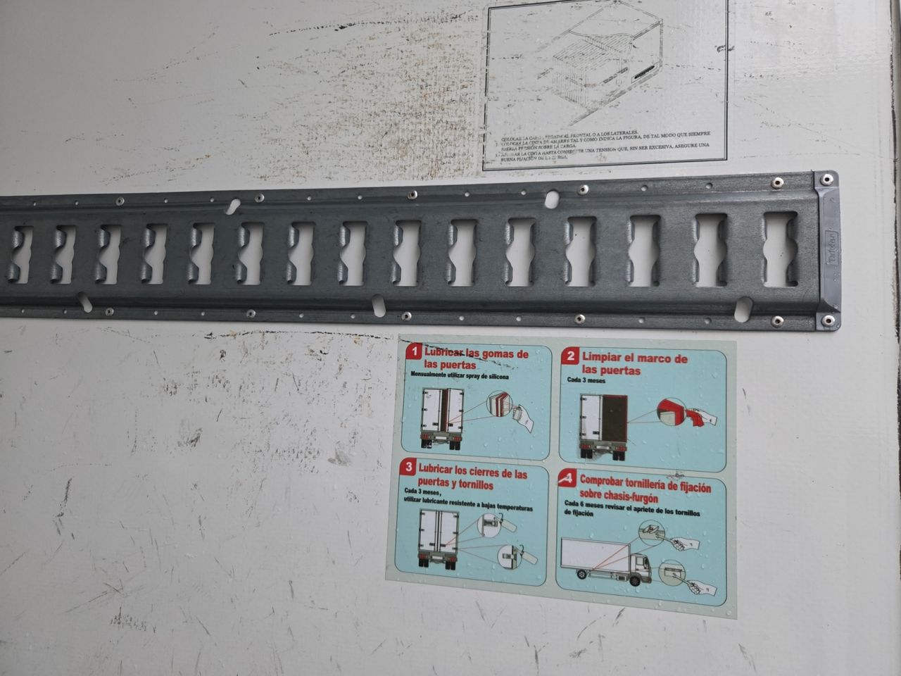 Mercedes Sprinter 514 CDI MEDIO 5.0 T+ CAJA FRIGORIFICA CON EQUIPO FRIO HWASUNG HT 500 - Foto 2