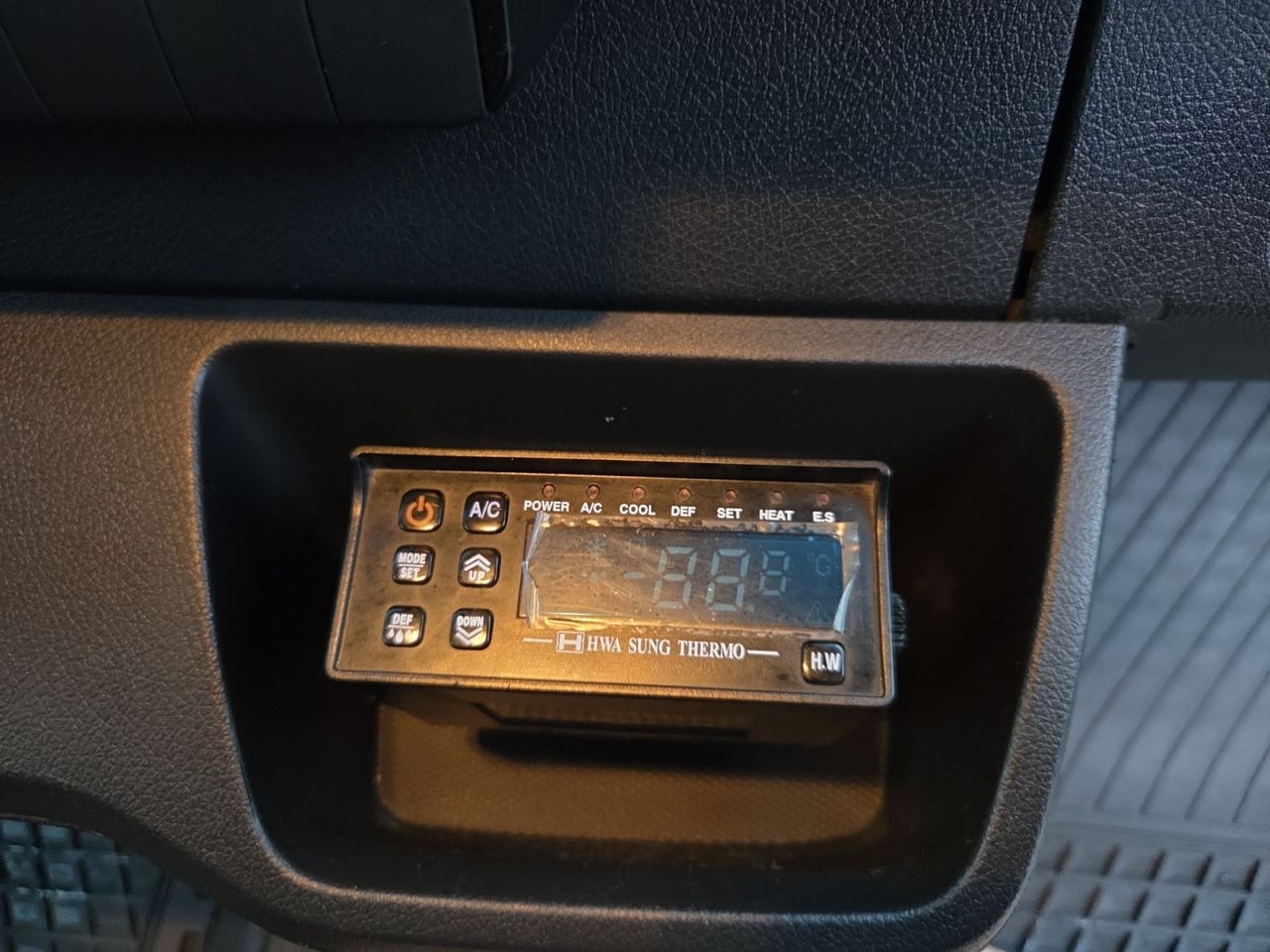 Mercedes Sprinter 514 CDI MEDIO 5.0 T+ CAJA FRIGORIFICA CON EQUIPO FRIO HWASUNG HT 500 - Foto 2