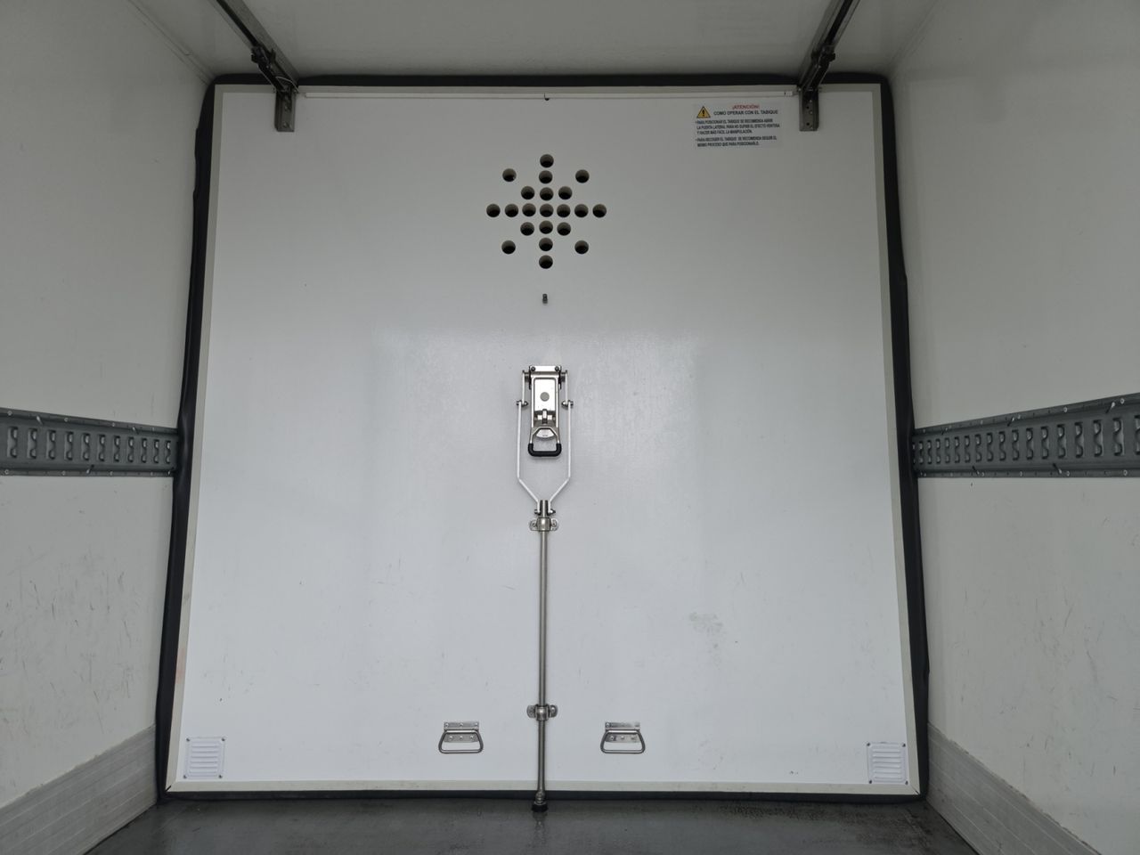 Mercedes Sprinter 514 CDI MEDIO 5.0 T+ CAJA FRIGORIFICA CON EQUIPO FRIO HWASUNG HT 500 - Foto 2