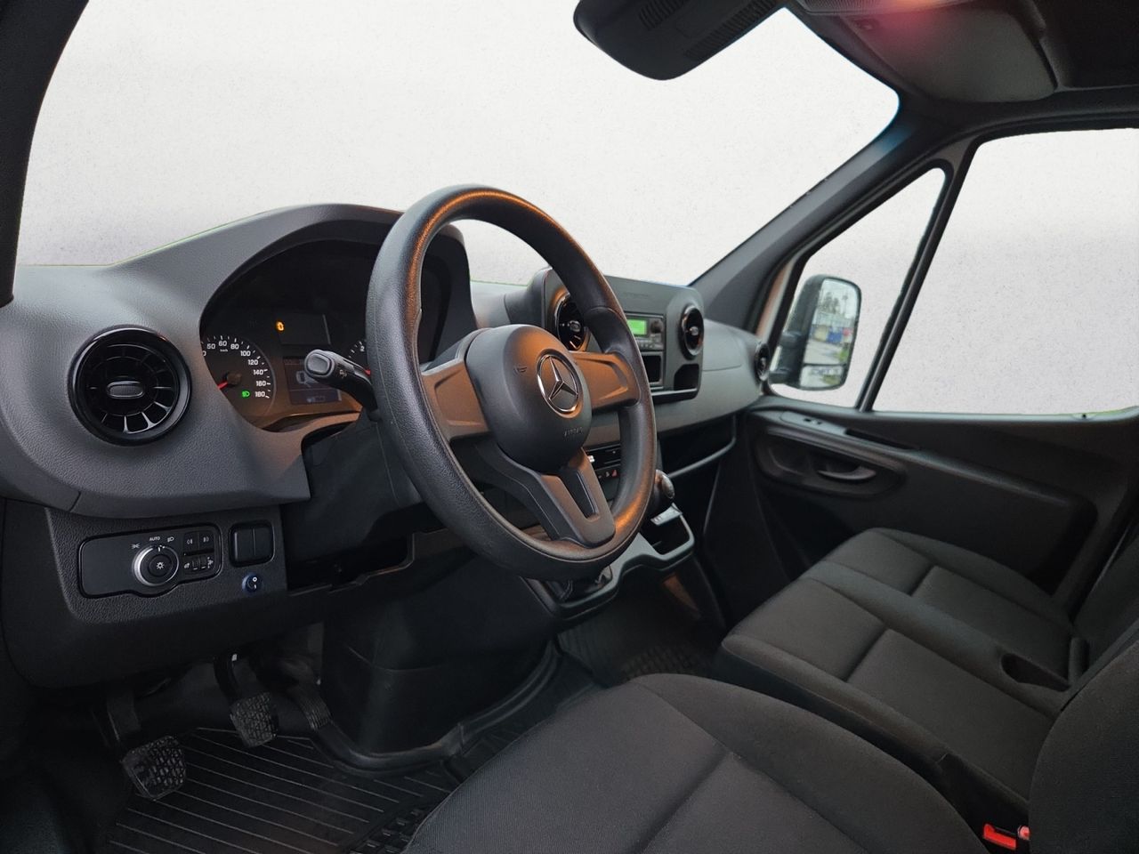 Mercedes Sprinter 514 CDI MEDIO 5.0 T+ CAJA FRIGORIFICA CON EQUIPO FRIO HWASUNG HT 500 - Foto 2