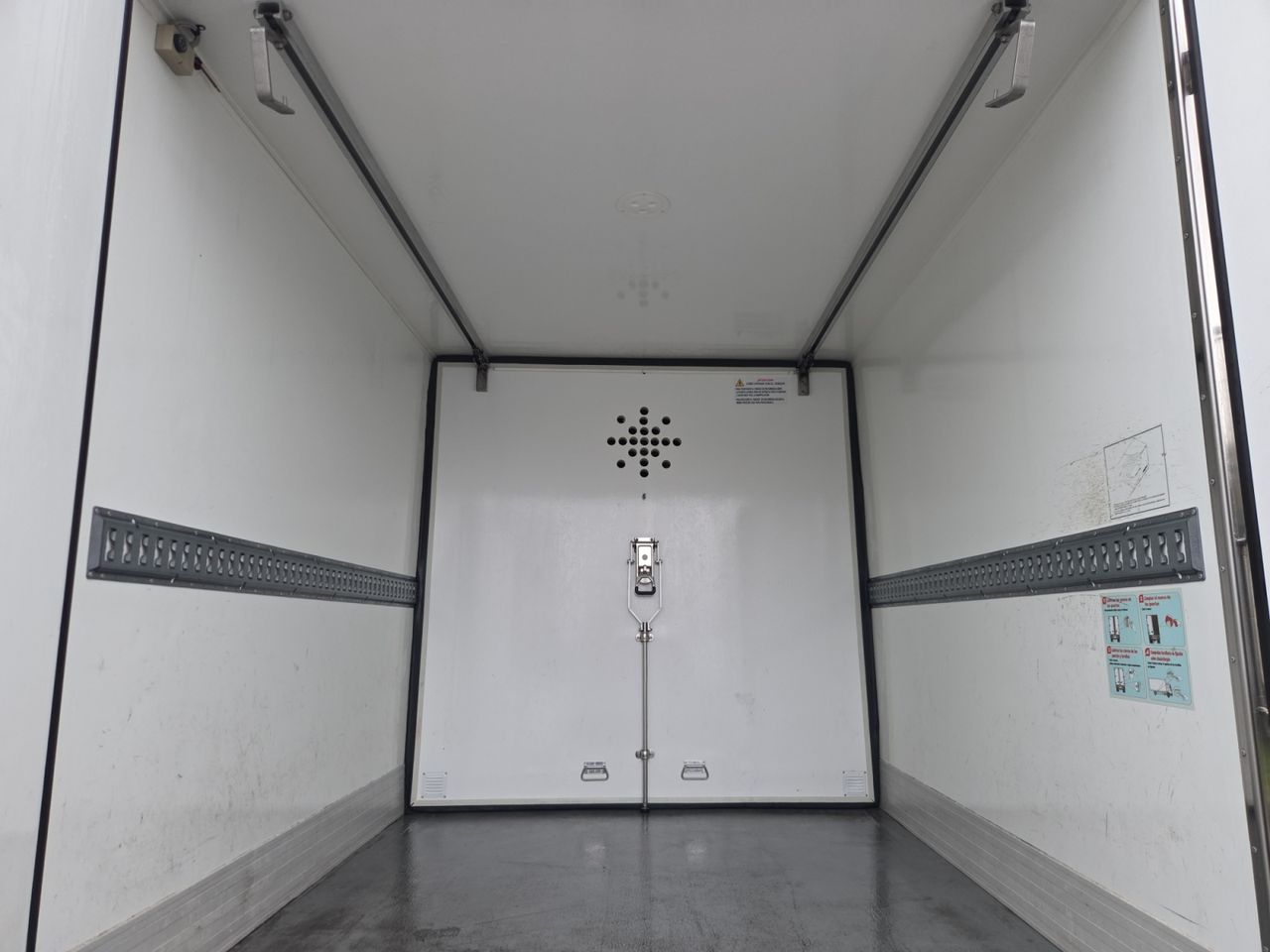 Mercedes Sprinter 514 CDI MEDIO 5.0 T+ CAJA FRIGORIFICA CON EQUIPO FRIO HWASUNG HT 500 - Foto 2