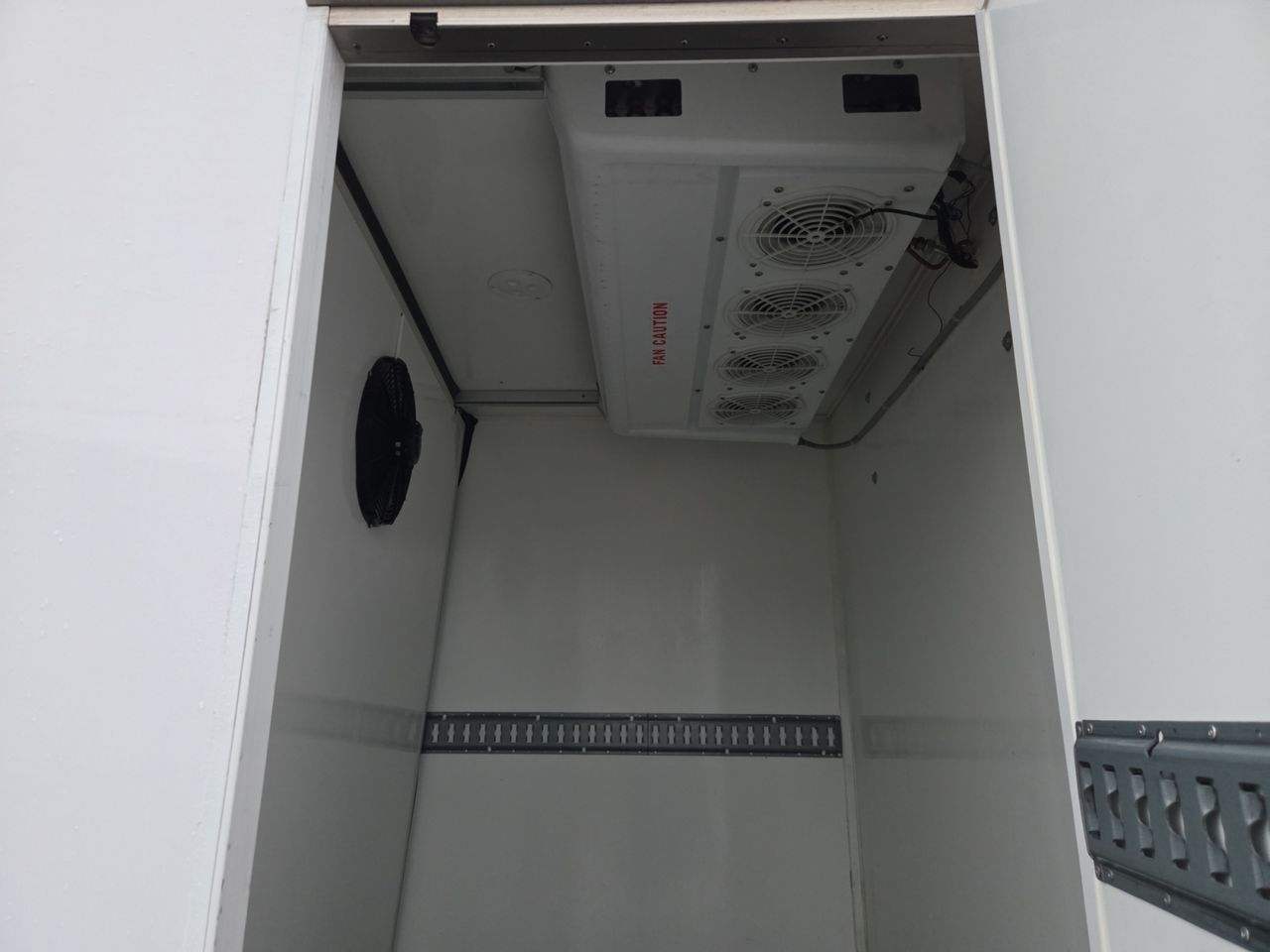 Mercedes Sprinter 514 CDI MEDIO 5.0 T+ CAJA FRIGORIFICA CON EQUIPO FRIO HWASUNG HT 500 - Foto 2