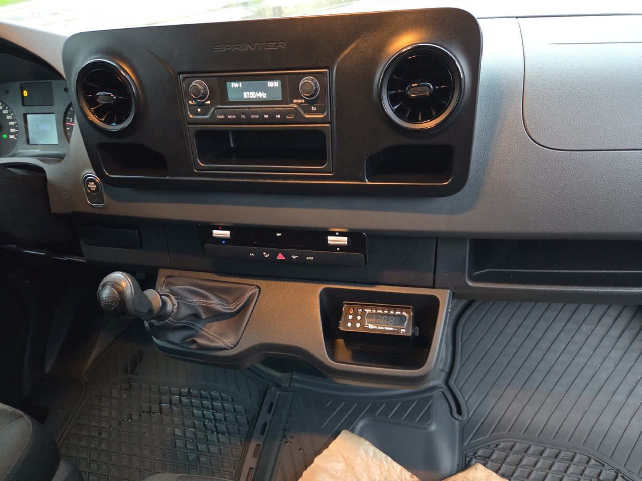 Mercedes Sprinter 514 CDI MEDIO 5.0 T+ CAJA FRIGORIFICA CON EQUIPO FRIO HWASUNG HT 500 - Foto 2