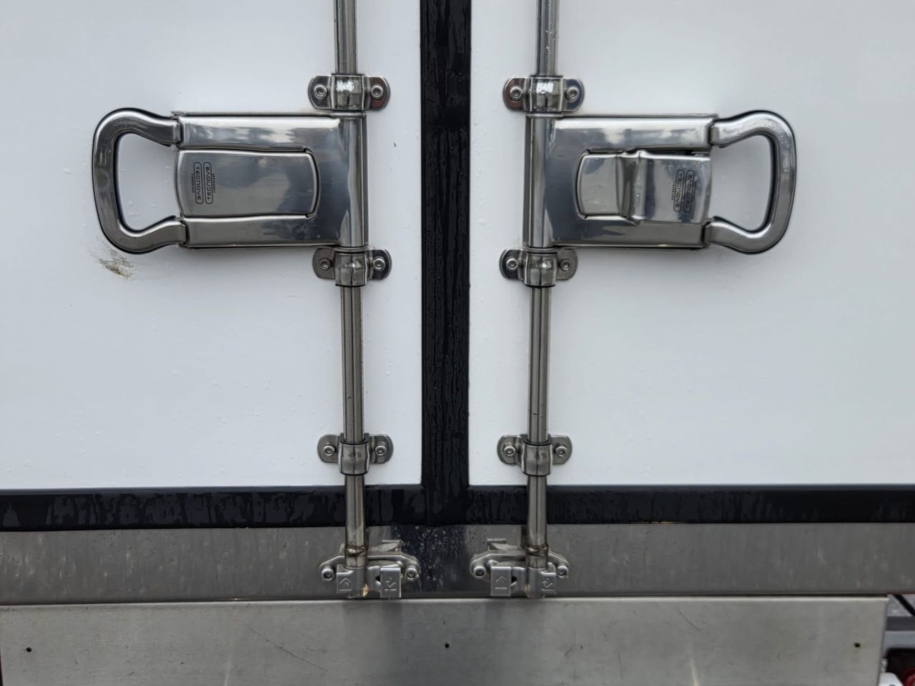 Mercedes Sprinter 514 CDI MEDIO 5.0 T+ CAJA FRIGORIFICA CON EQUIPO FRIO HWASUNG HT 500 - Foto 2