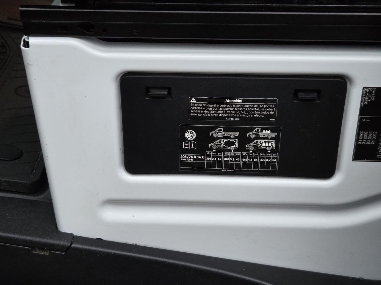 Mercedes Sprinter 514 CDI MEDIO 5.0 T+ CAJA FRIGORIFICA CON EQUIPO FRIO HWASUNG HT 500 - Foto 2