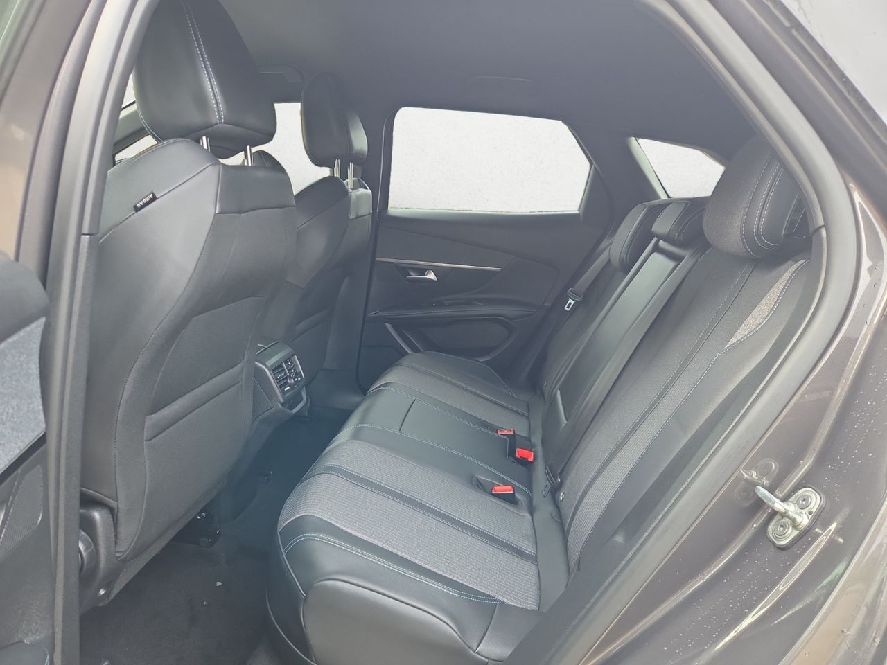 Peugeot 3008 Hybrid ALLURE PACK PLUG IN HYBRID 225 e EAT8 - Foto 2