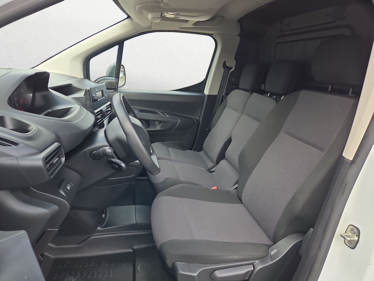 Peugeot Partner PRO STANDARD 600 KG BLUE HDI 100 CV - Foto 2